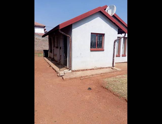 2 BEDROOM HOUSE FOR SALE IN PROTEA GLEN